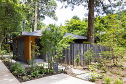 https://images.microcms-assets.io/assets/a061b71b7a084ccfa781f19d8659cbbd/343b7fef5b214bbeac50ace1086b9c3b/hakone-retreat-villa_AR07.jpg