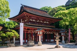 https://images.microcms-assets.io/assets/a061b71b7a084ccfa781f19d8659cbbd/70946aeda27740639302462243beca4c/en_dazaifutenmangu_from_slug.jpg