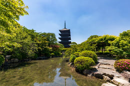 https://images.microcms-assets.io/assets/a061b71b7a084ccfa781f19d8659cbbd/cb06fe749adf433fae945bd7befdbb8c/en_touji-kyoto_AR_13.jpg