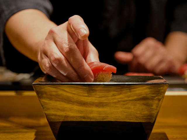 Sushi Experiences in Tokyo