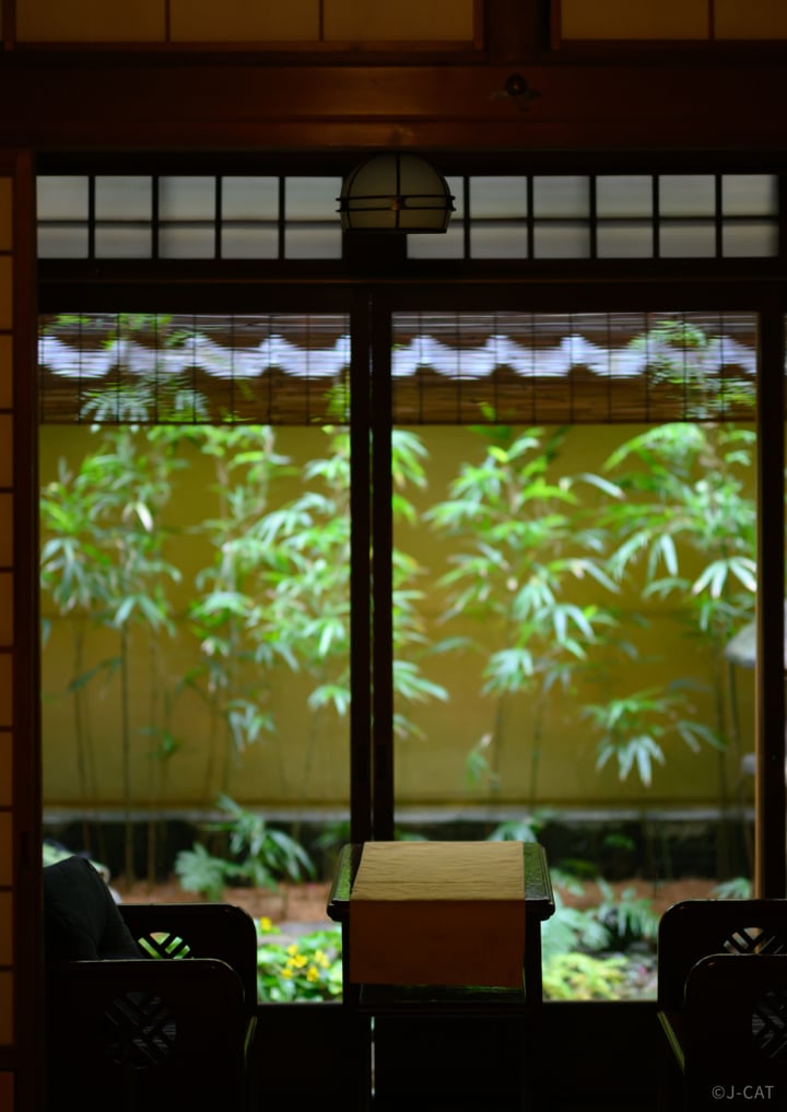 [Experiential Stay]  Experience Traditional Kyoto Hospitality at Sumiya Ryokan and Forge Your Own Japanese Knife with a Master Blacksmith