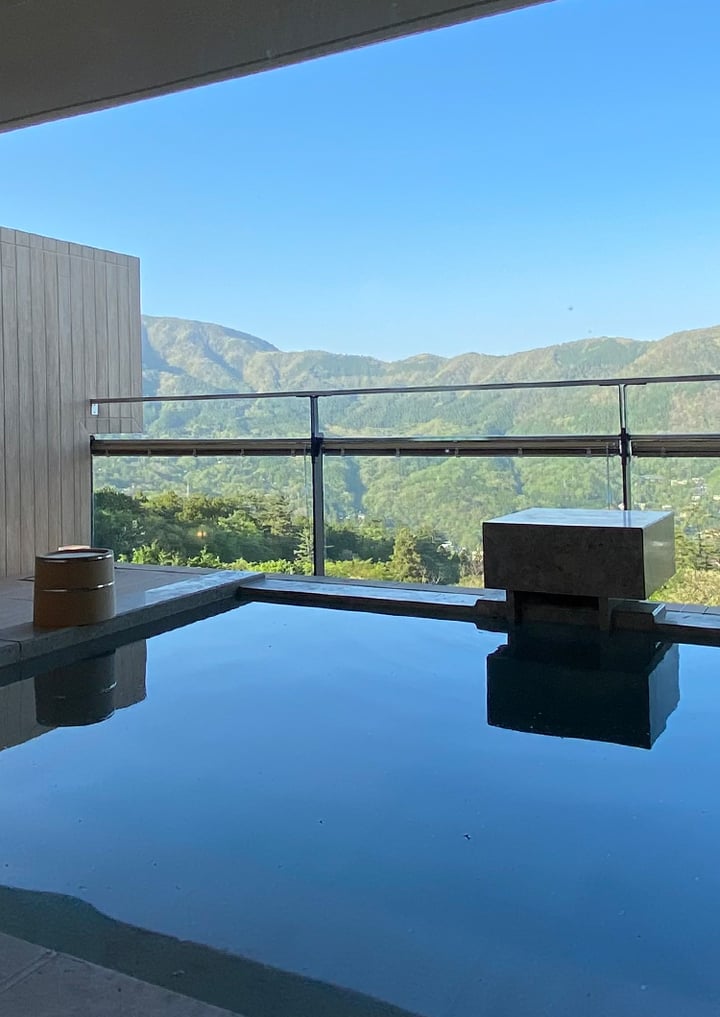 [Experiential Stay] Relax at a Luxurious Onsen Hotel in the Mountains of Hakone and Experience Traditional Zazen and Suizen Meditation