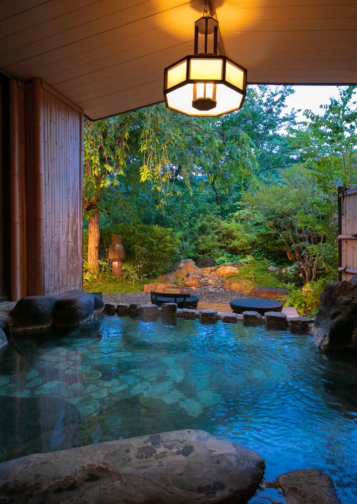 [Experiential Stay] Enjoy Private Baths and Meals at Yugawara Onsen with a Tour of Hakone and Lake Ashinoko by Private Car
