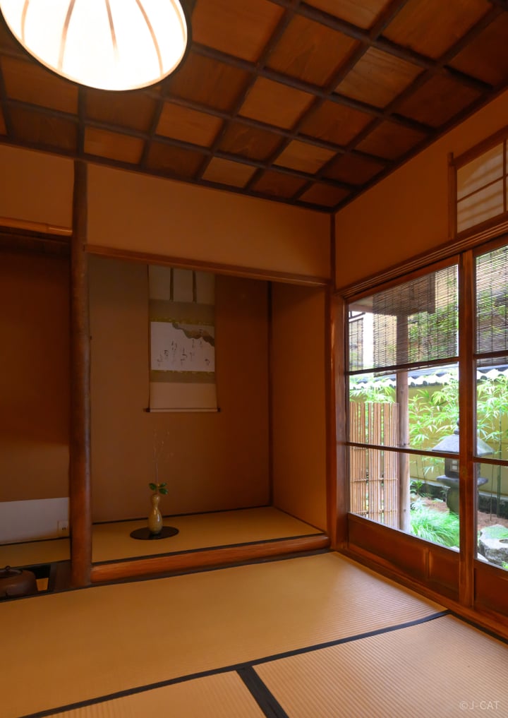 [Experiential Stay]  Learn the Kintsugi Repair Technique at a Local Urushi Shop in Kyoto and Experience True Hospitality at Sumiya Ryokan 