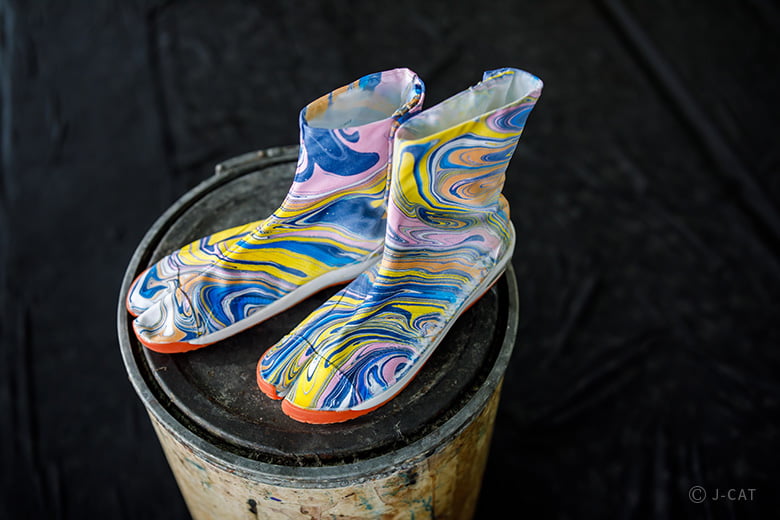 Experience Traditional and Innovative Textile Dyeing with an