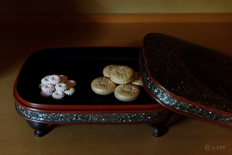 Learn Japanese Seasonal Ceremonial Traditions from a Shitsurai