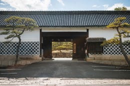 https://images.microcms-assets.io/assets/a061b71b7a084ccfa781f19d8659cbbd/391f787bacae4adba6c804d9211a01b6/en_hayashibara-museum_from_slug.jpg