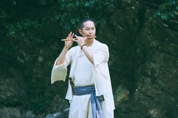https://images.microcms-assets.io/assets/a061b71b7a084ccfa781f19d8659cbbd/eb97ee5a0fe84f8e82051093f65aac4e/en_kazuyasato_SL_18.jpg