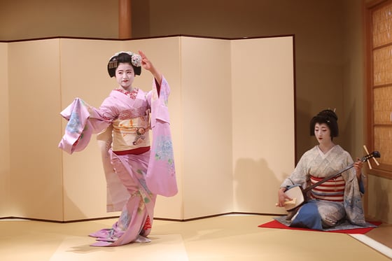 https://storage.otonami.jp/images%2Fen_exclusivekyoto-drink_thumbnail_add8cb48.jpg?alt=media