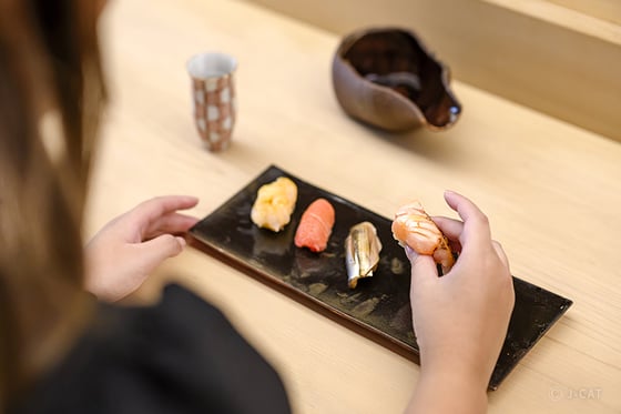 https://storage.otonami.jp/images%2Fen_kibatani-sushi_sub_0_eb3ed787.jpg?alt=media